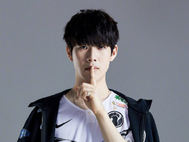 终极龙！ Kanavi 的和尚踢出了他的老俱乐部，Jiujiujiu爆炸了 Peyz Top Esports 以获得赛点