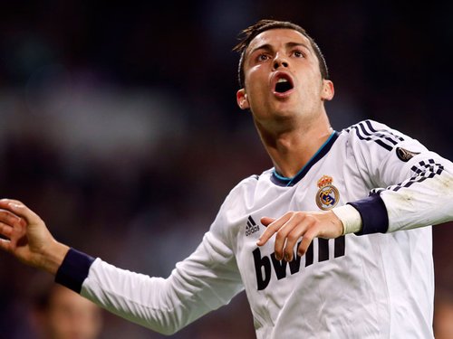 历届S赛单场分均输出排名：Uzi大嘴第二，Chovy是前十名唯一中单